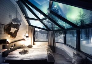 LAPPONIA, AURORA BOREALE E GLASS IGLOO